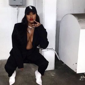 Meet your Posher, Dominique